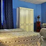 Regina Hotel *
